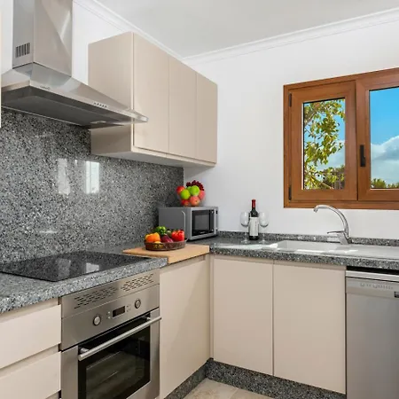 Villa Joan - Plusholidays