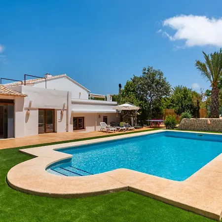 Joan - Plusholidays Villa