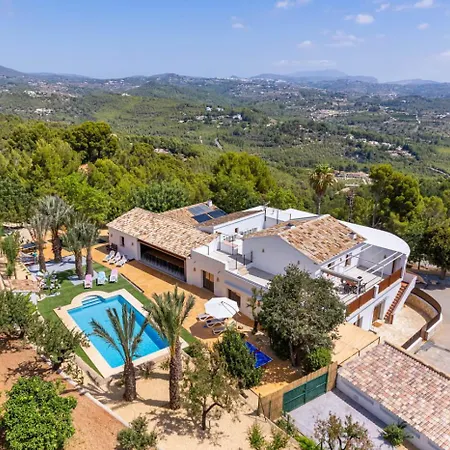 Joan - Plusholidays Villa