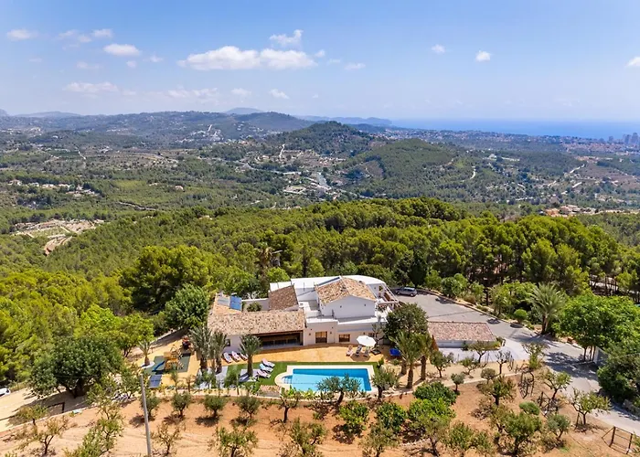 Joan - Plusholidays *